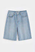 Short baggy jeans