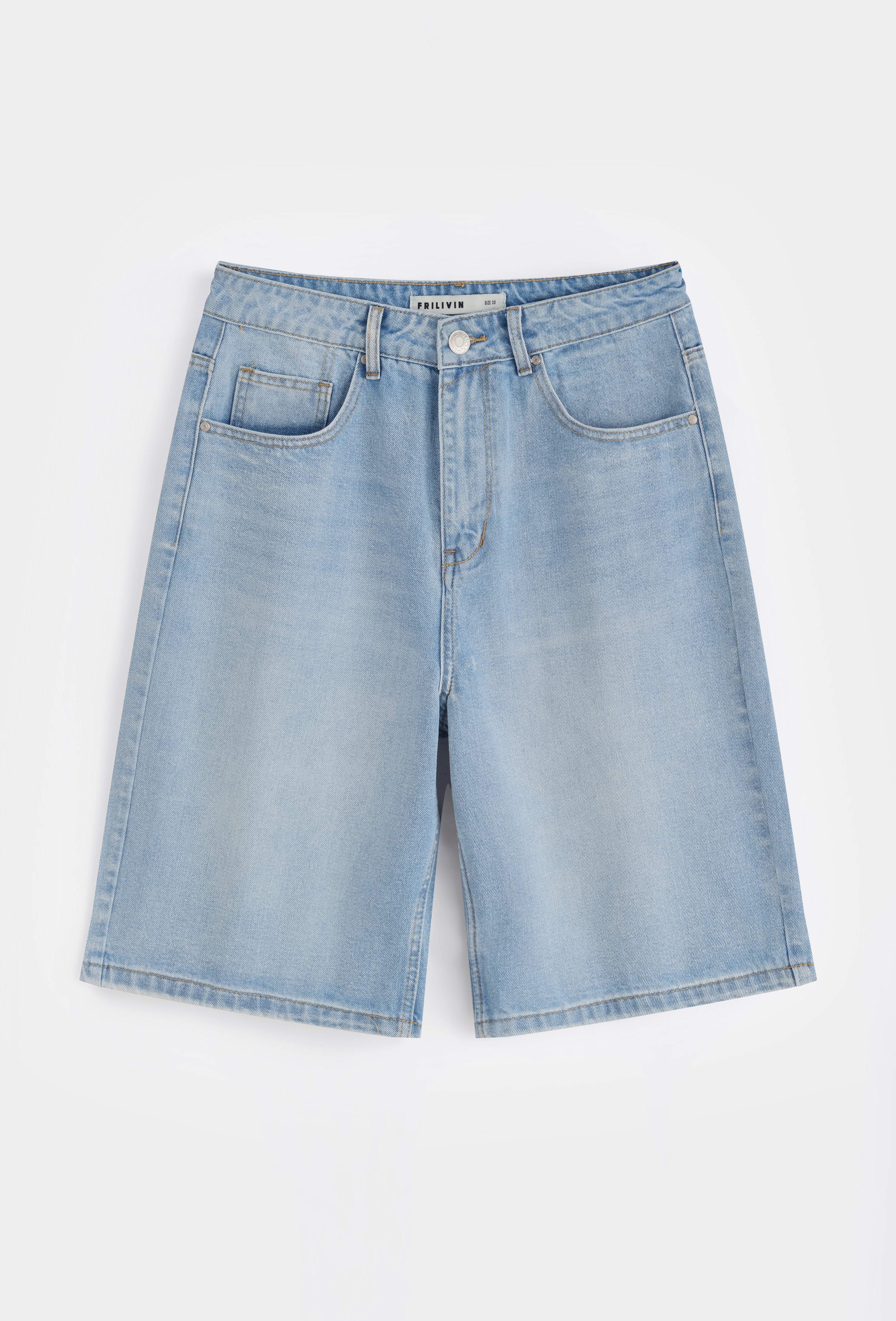 Short baggy jeans
